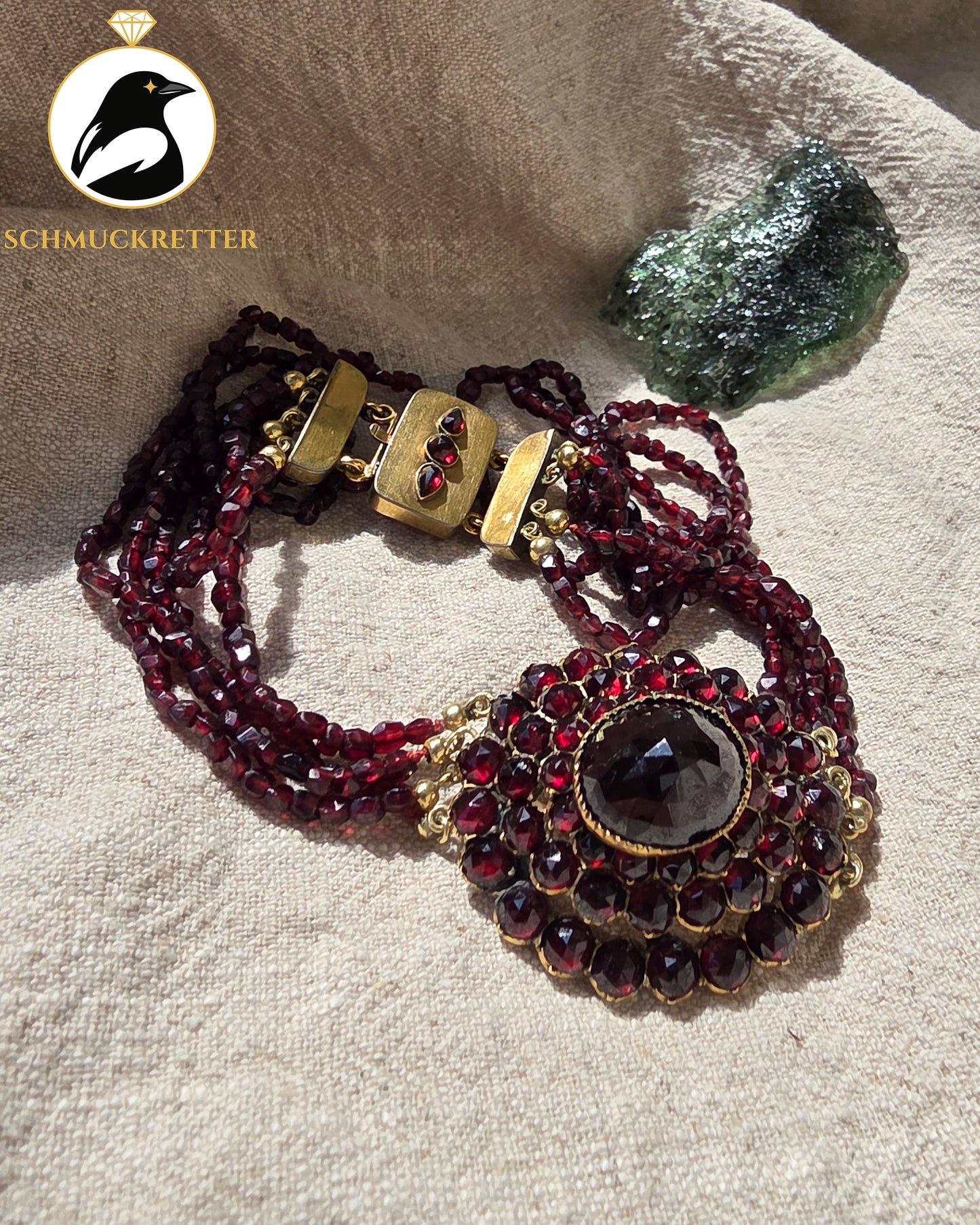 Antikes Granatcollier mit böhmischen Granaten – um 1900