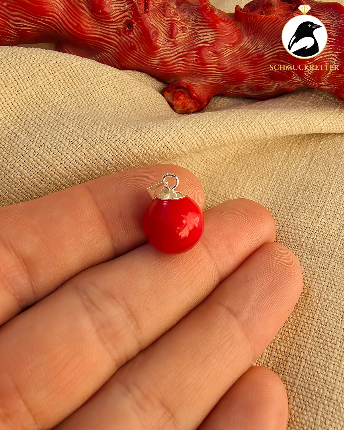 Anhänger aus 925 Silber mit roter Bambuskoralle