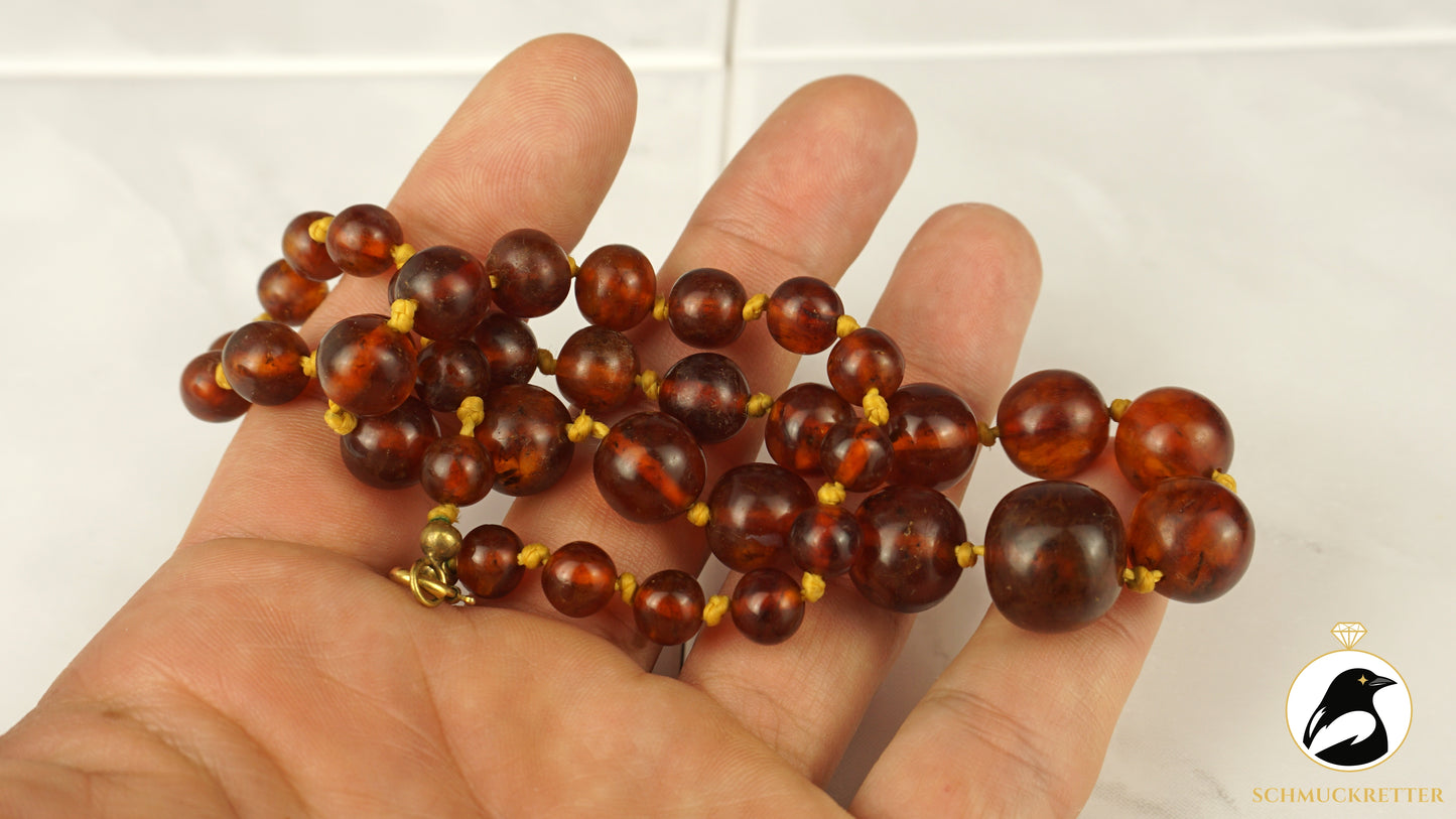 Collier aus Bernsteinkugeln (6)