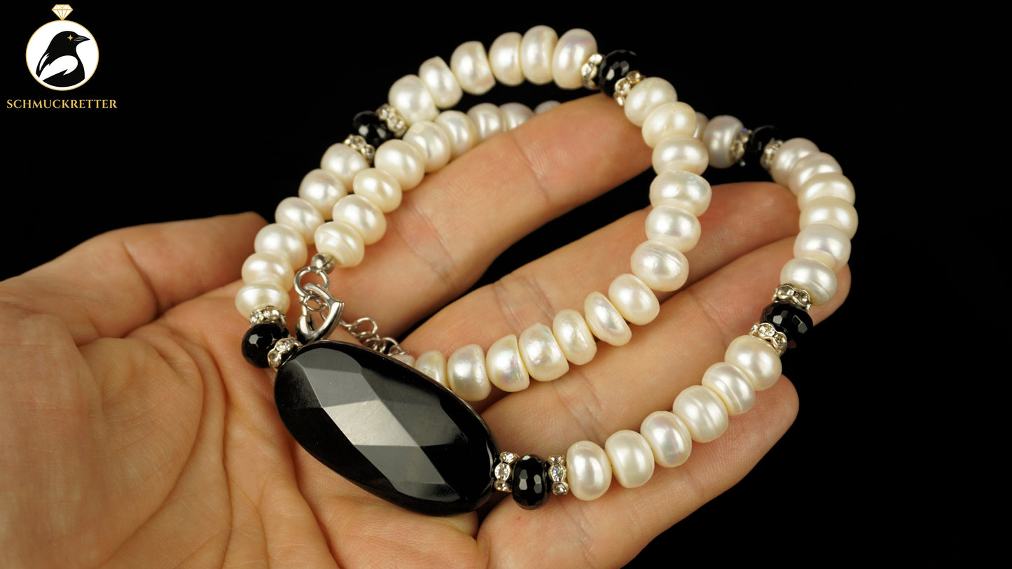 Perlenkette mit Onyx & Herzchenverschluss