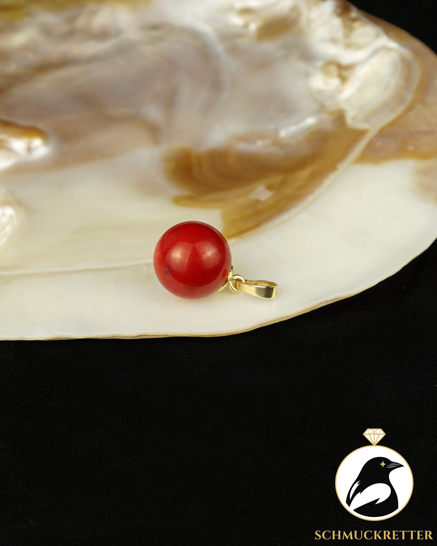 333 Gold Anhänger mit großer, roter Bambuskoralle