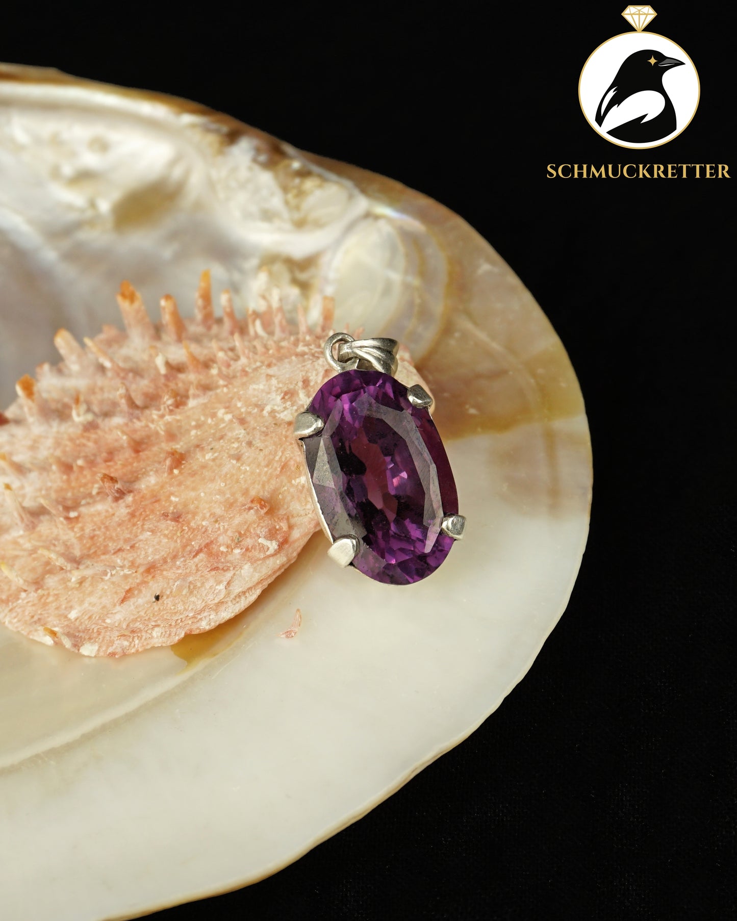 Art-Déco-Anhänger aus 835 Silber mit violettblauem Verneuil-Saphir