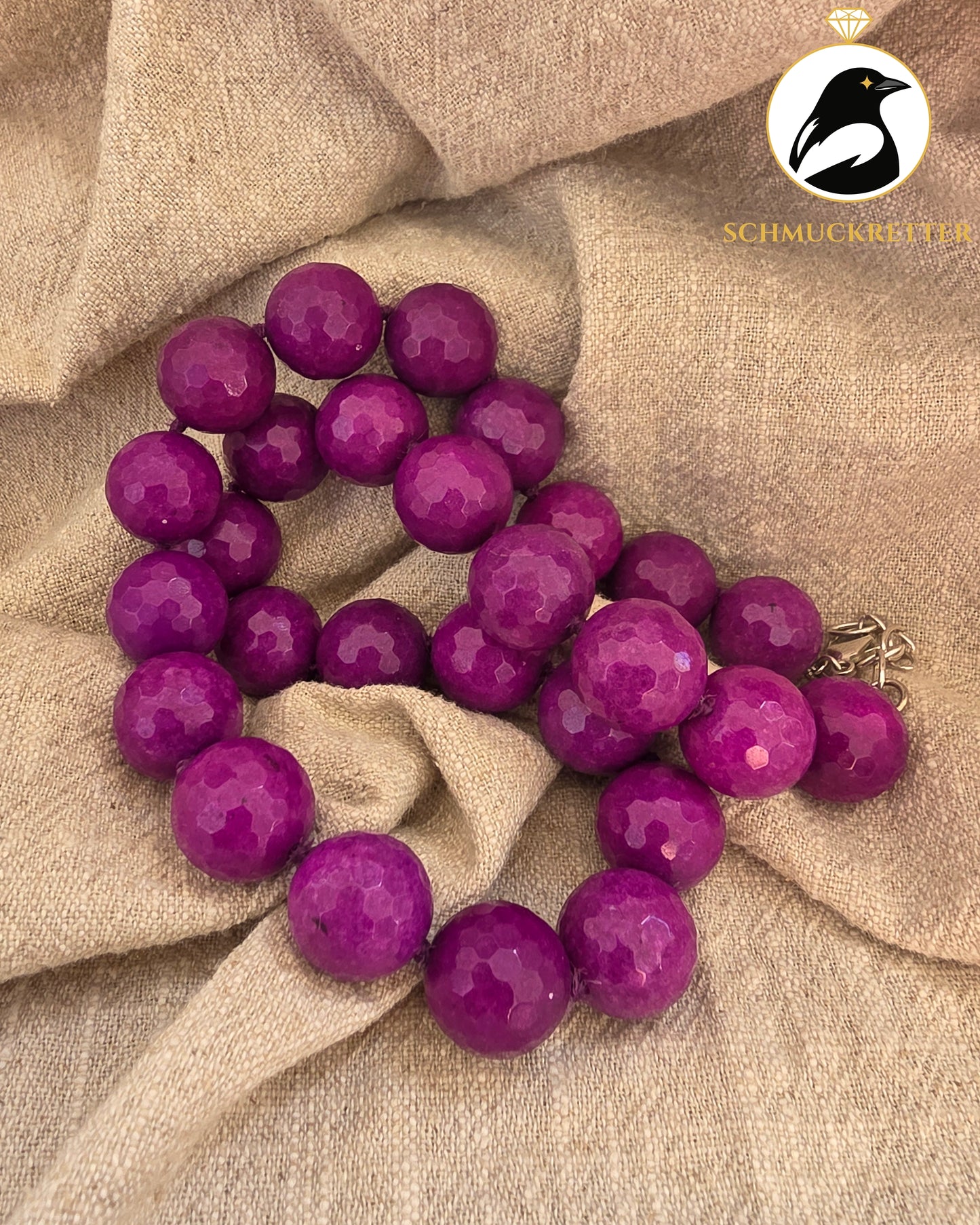 Massive Kette aus gefärbter, pinker Jade - mit 925 Silber Verschluss