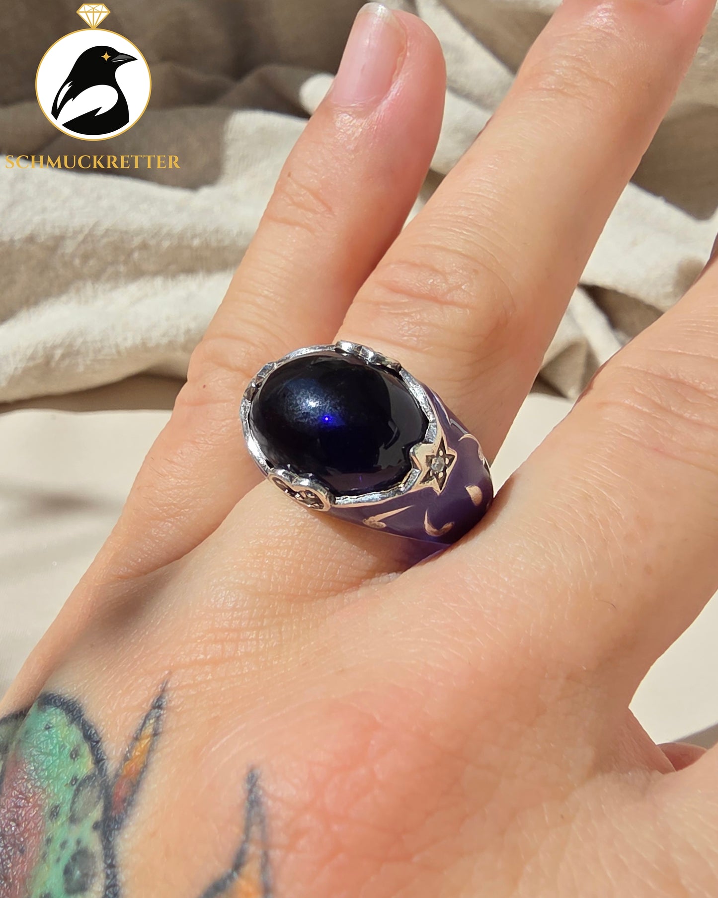 David Sigal: Ring aus 925 Silber mit blauem Stein & Emaille, Gr. 57