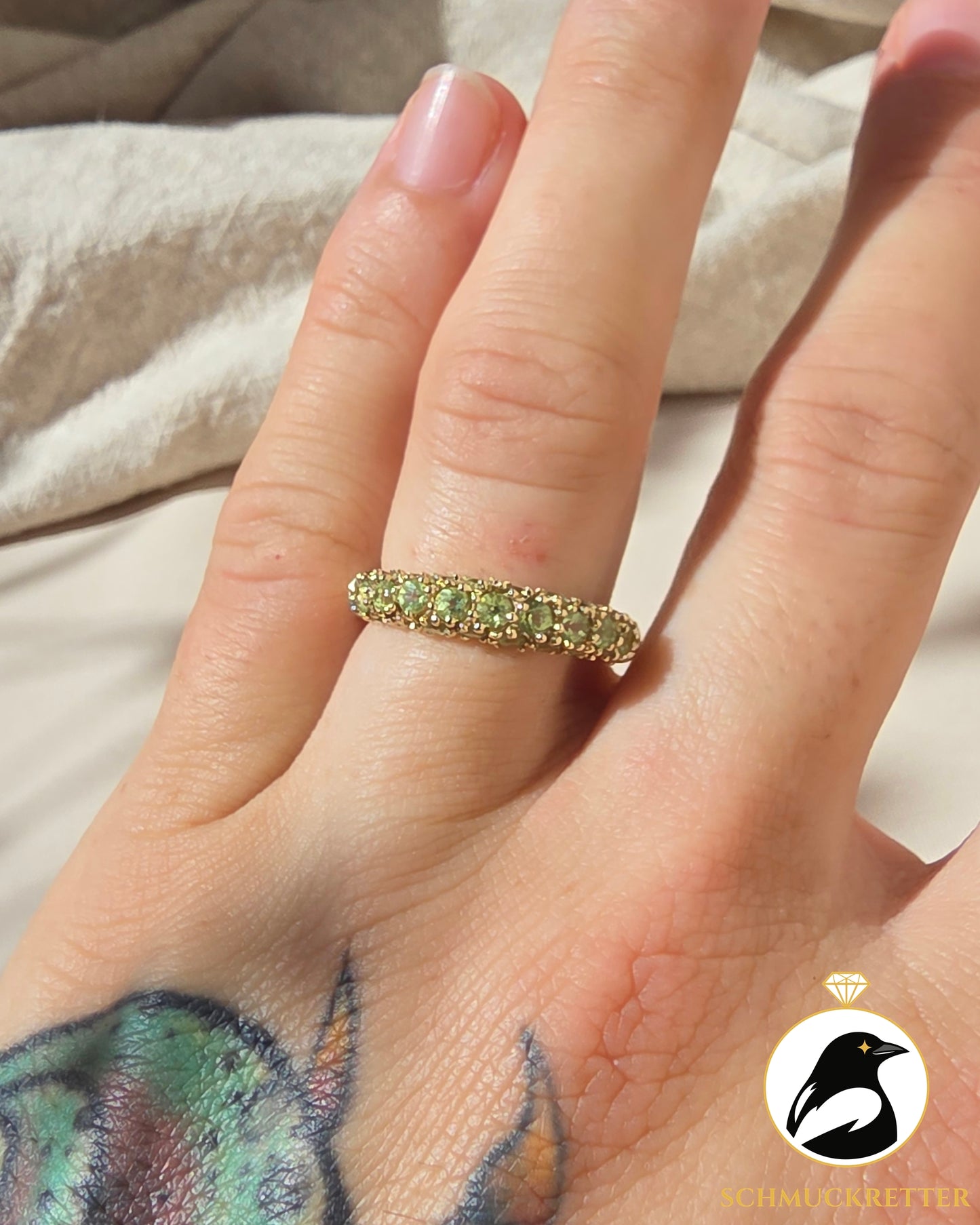 375 Gold Ring mit grünem Granat (Demantoid), Gr. 57
