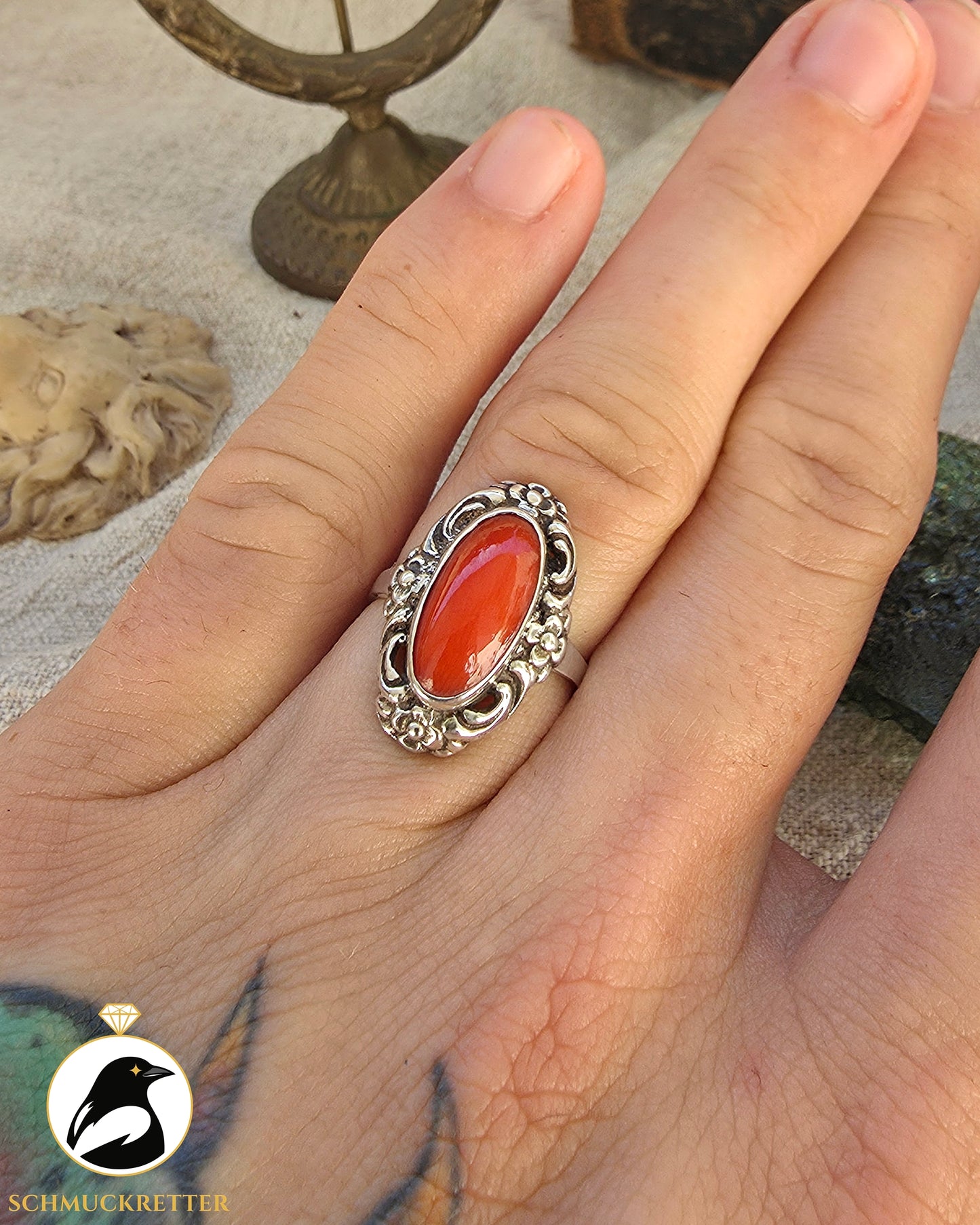 Antiker Jugendstil Ring aus 835 Silber mit echter Koralle, Gr. 53