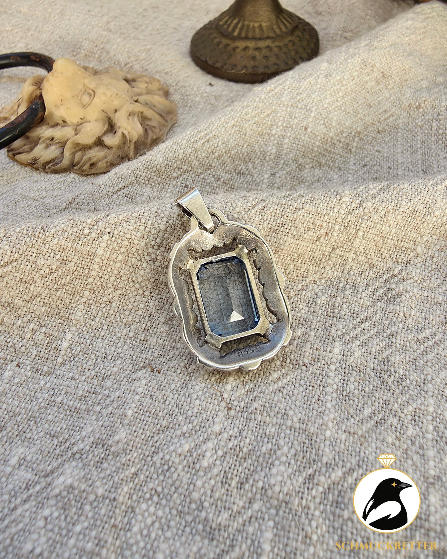 Art-Déco-Anhänger aus 835 Silber mit blauem Verneuil-Spinell
