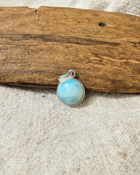 Karibischer Himmel – 925 Silber Anhänger mit Larimar