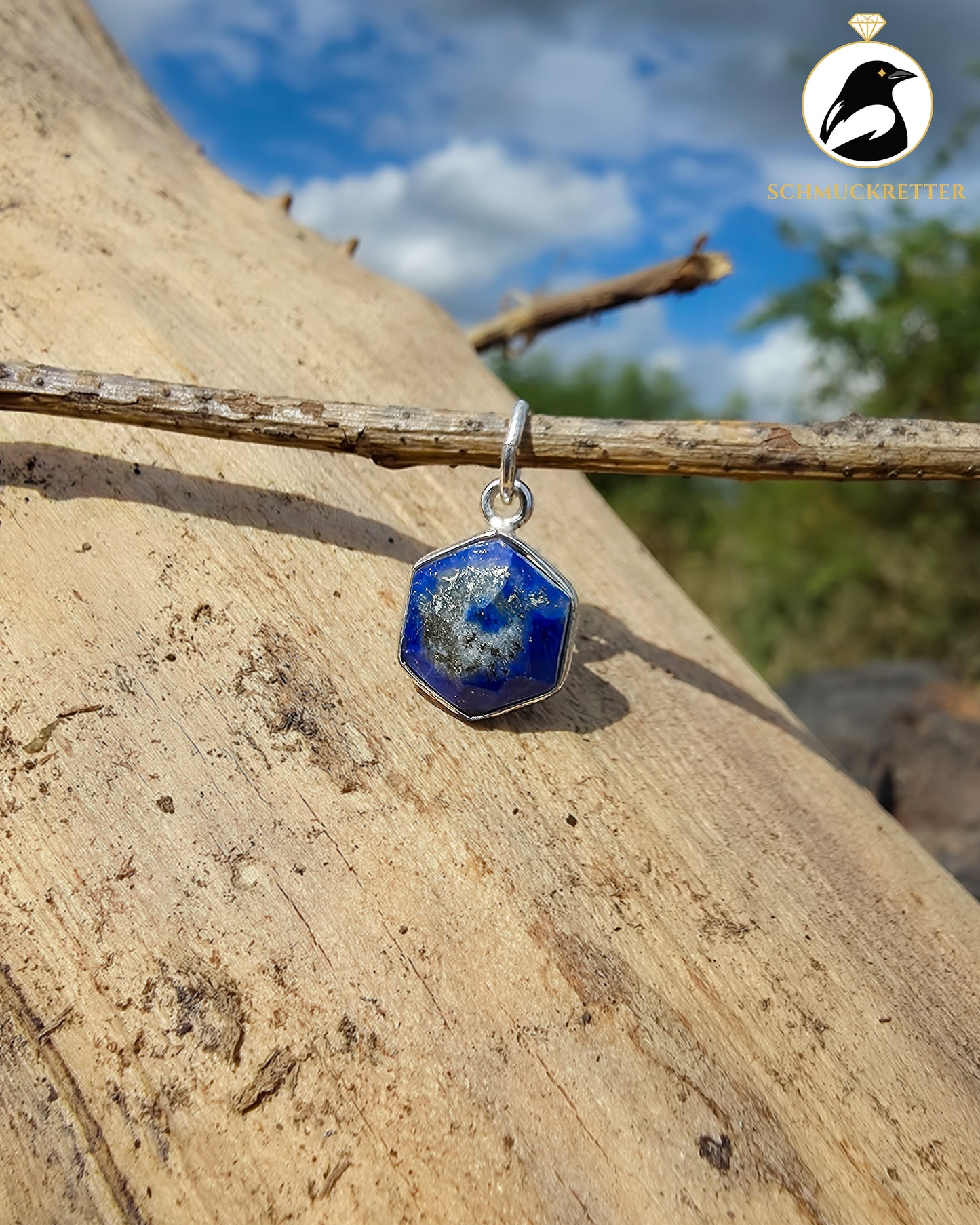 Sechseckiger Lapislazuli Anhänger gefasst in 925 Silber