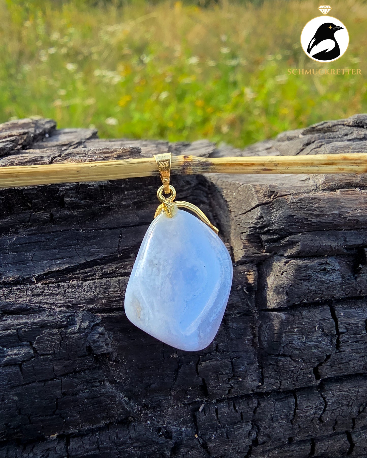 Nachthimmel - Chalcedon Anhänger - gefasst in 333 Gold
