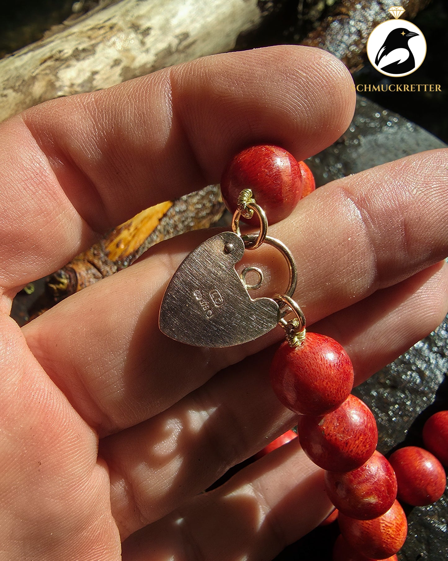 Rotes Korallencollier - 375 Gold Herz-Schloss