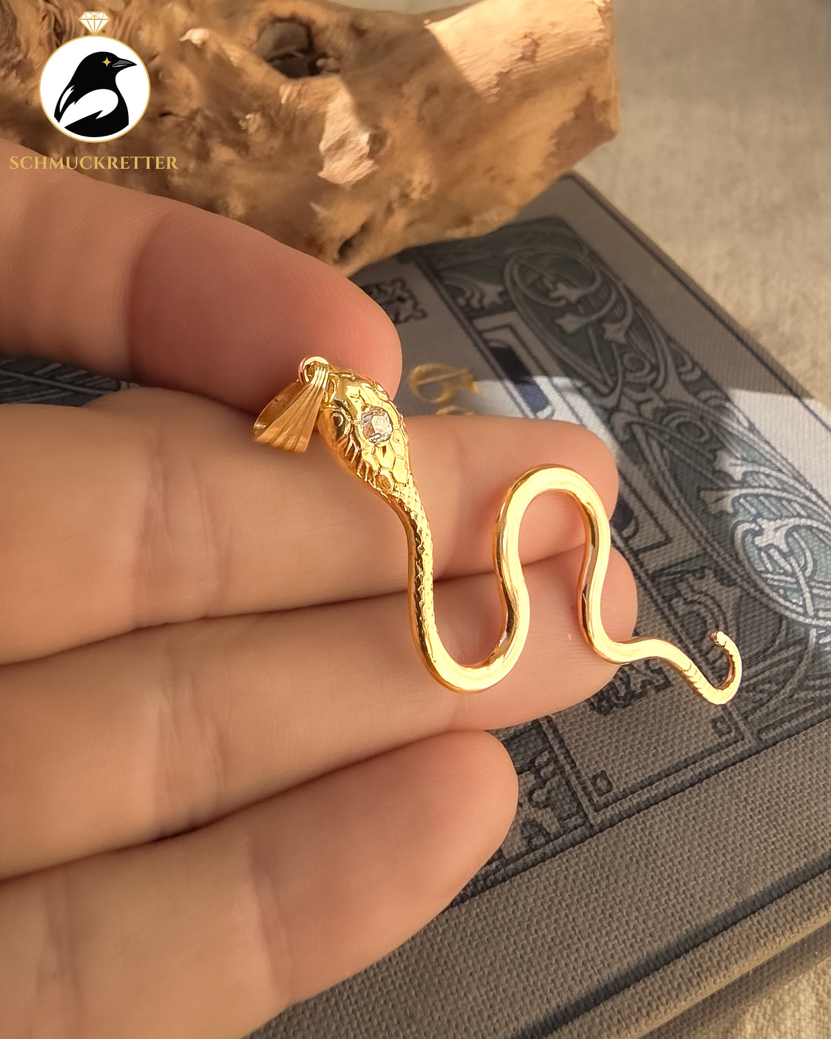 Goldene Versuchung – Einzigartiger antiker Schlangenanhänger aus 585 Gold mit Achtkantdiamant