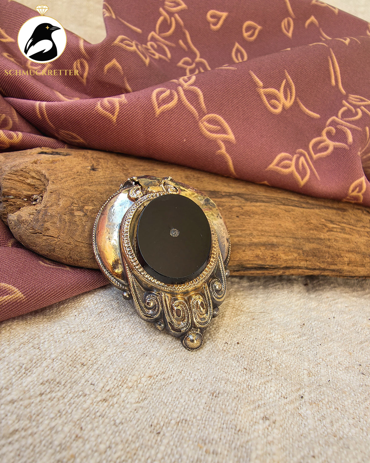 Vergangener Glanz – Antiker Biedermeier-Trauerschmuck mit Onyx (beschädigt)