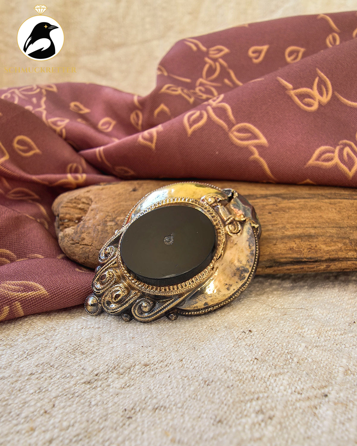Vergangener Glanz – Antiker Biedermeier-Trauerschmuck mit Onyx (beschädigt)