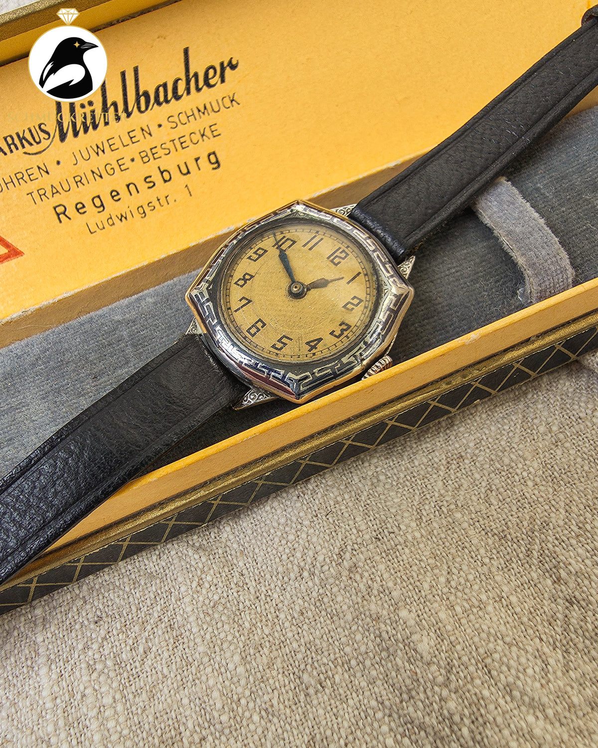 Zeitlose Eleganz – Antike Art-déco-Armbanduhr aus 800er Silber (defekt)