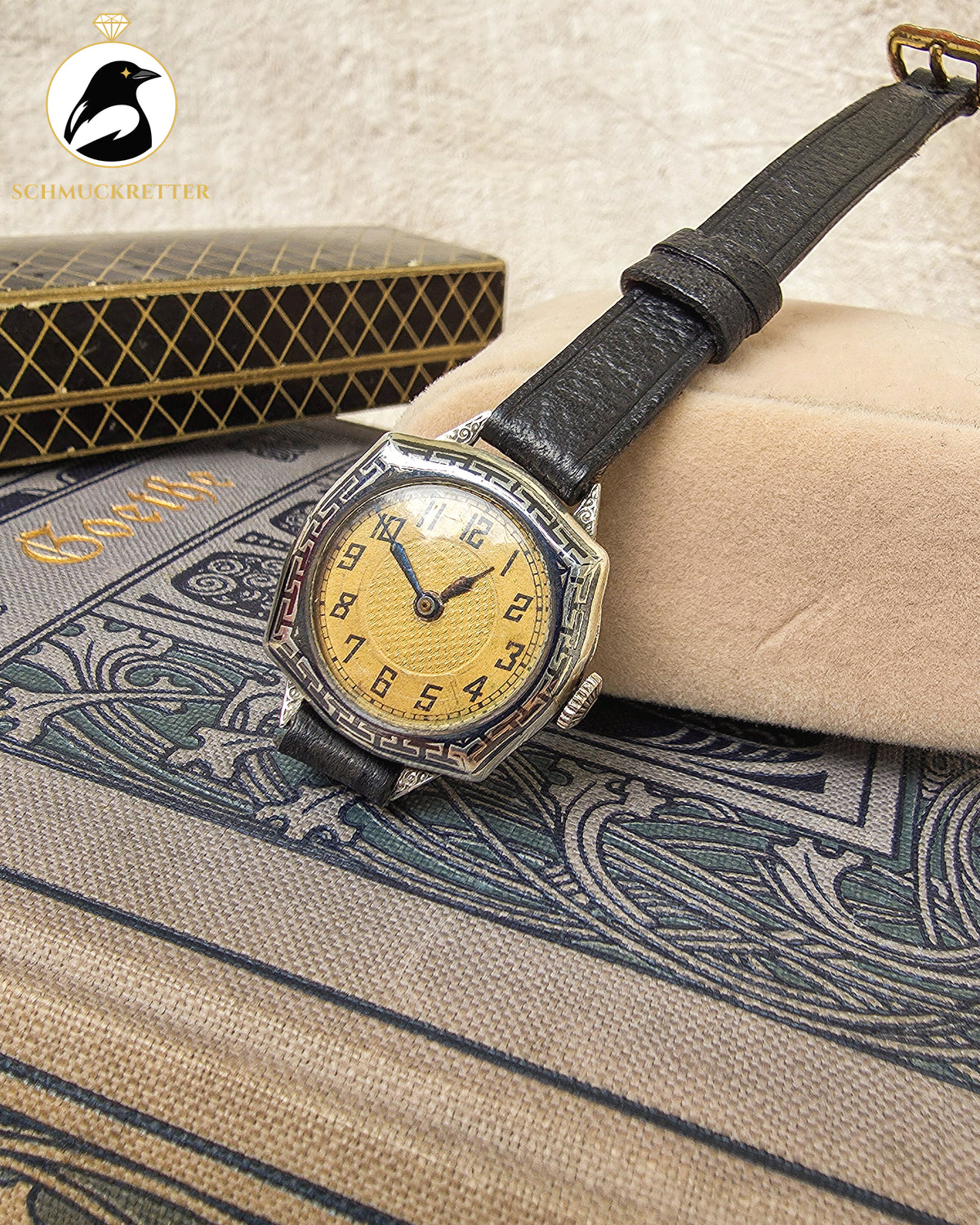 Zeitlose Eleganz – Antike Art-déco-Armbanduhr aus 800er Silber (defekt)