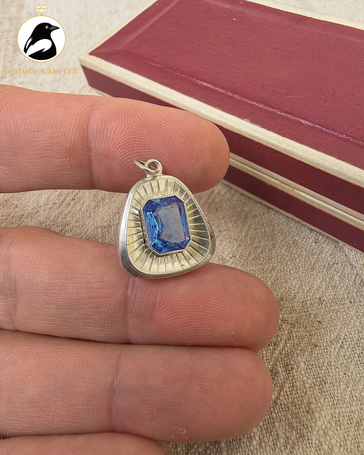 Himmelblau – Vintage-Anhänger aus 830er Silber mit blauem Schmuckstein