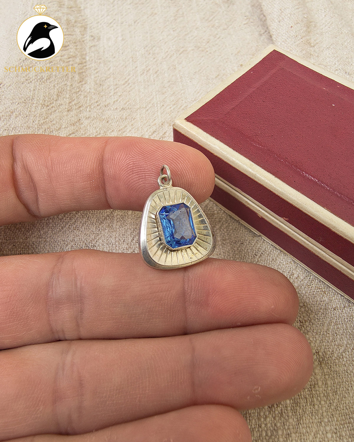 Himmelblau – Vintage-Anhänger aus 830er Silber mit blauem Schmuckstein