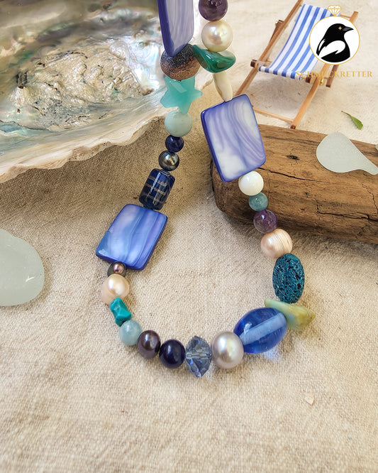 Mondlicht & Muscheln | Unikatkette mit Edelsteinen, Süßwasserperlen & 925 Silber