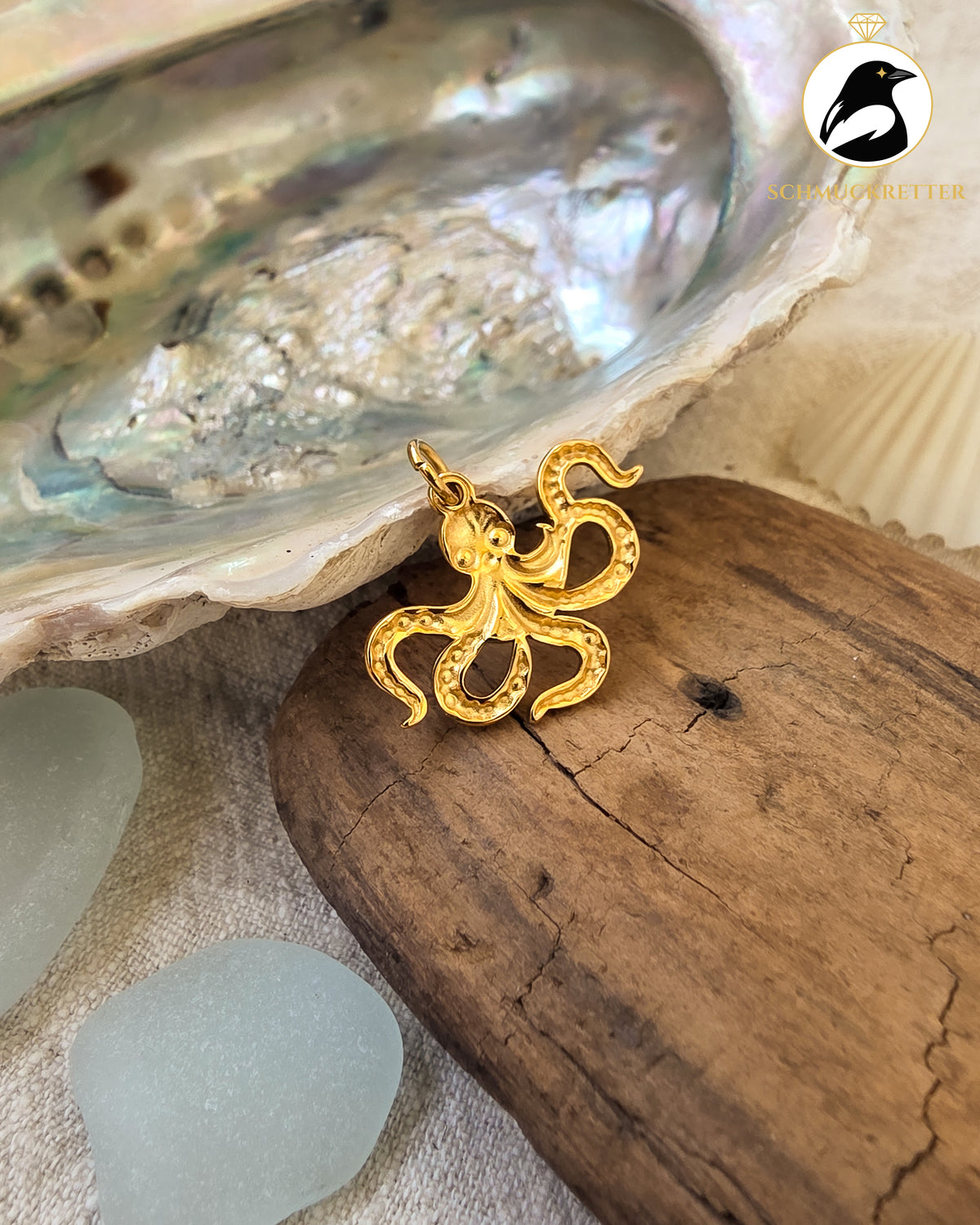 Verspielter Kraken Anhänger aus vergoldetem Edelstahl
