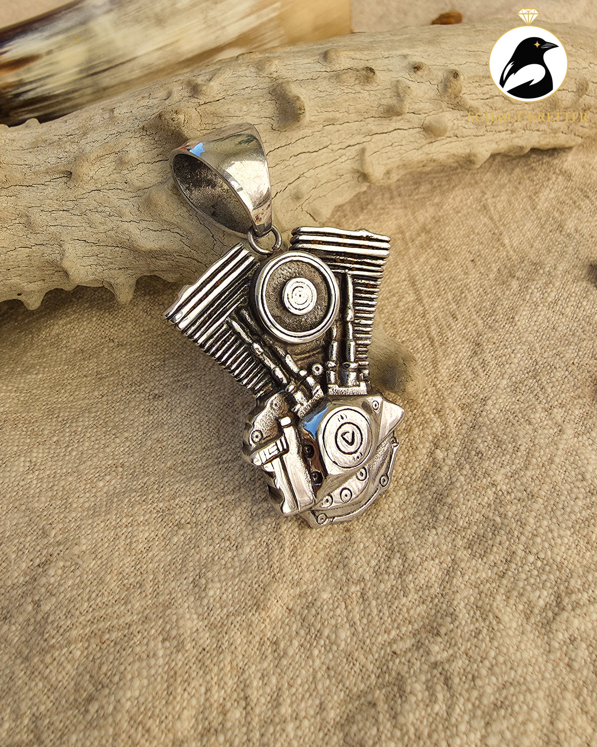 Massiver V-Twin-Motorblock-Anhänger aus Edelstahl
