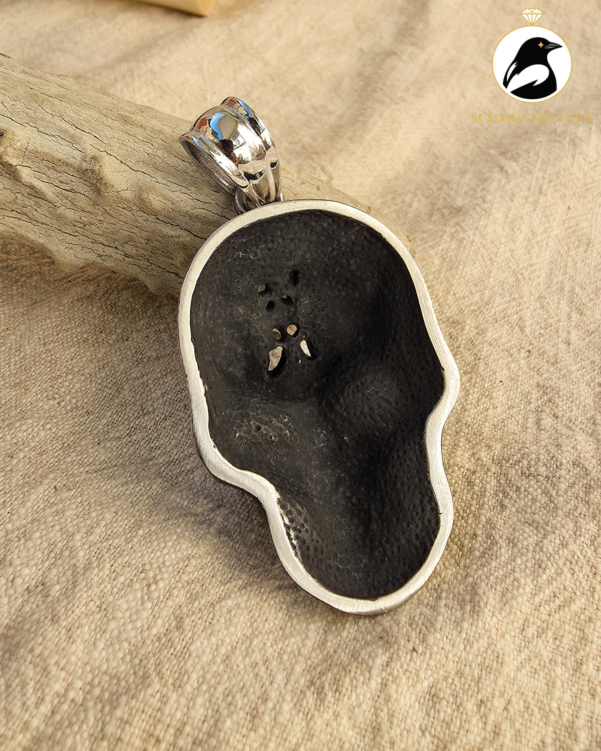 Massiver Totenkopf-Anhänger aus Edelstahl