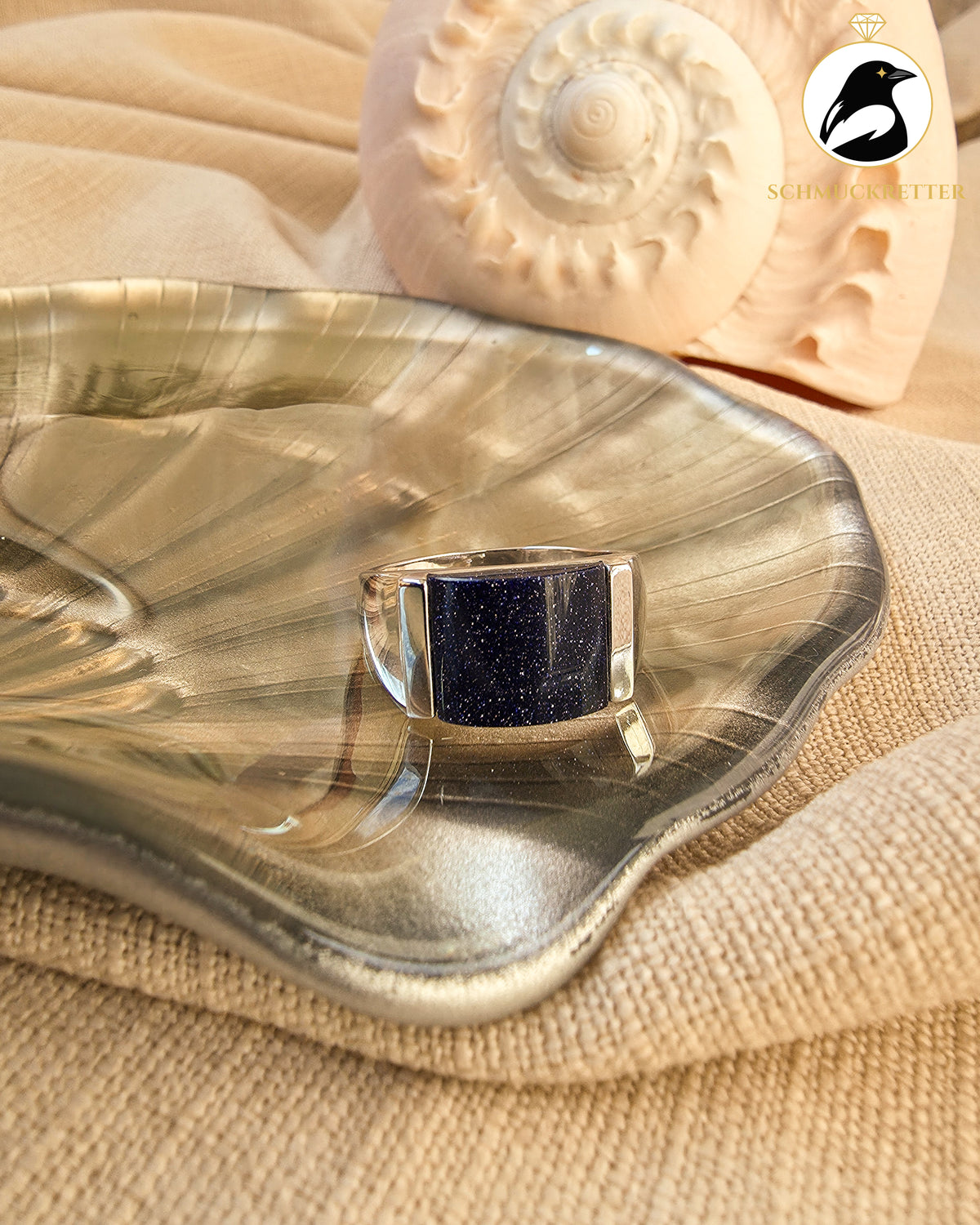 Breiter, rhodinierter Blaufluss-Ring, Gr. 66