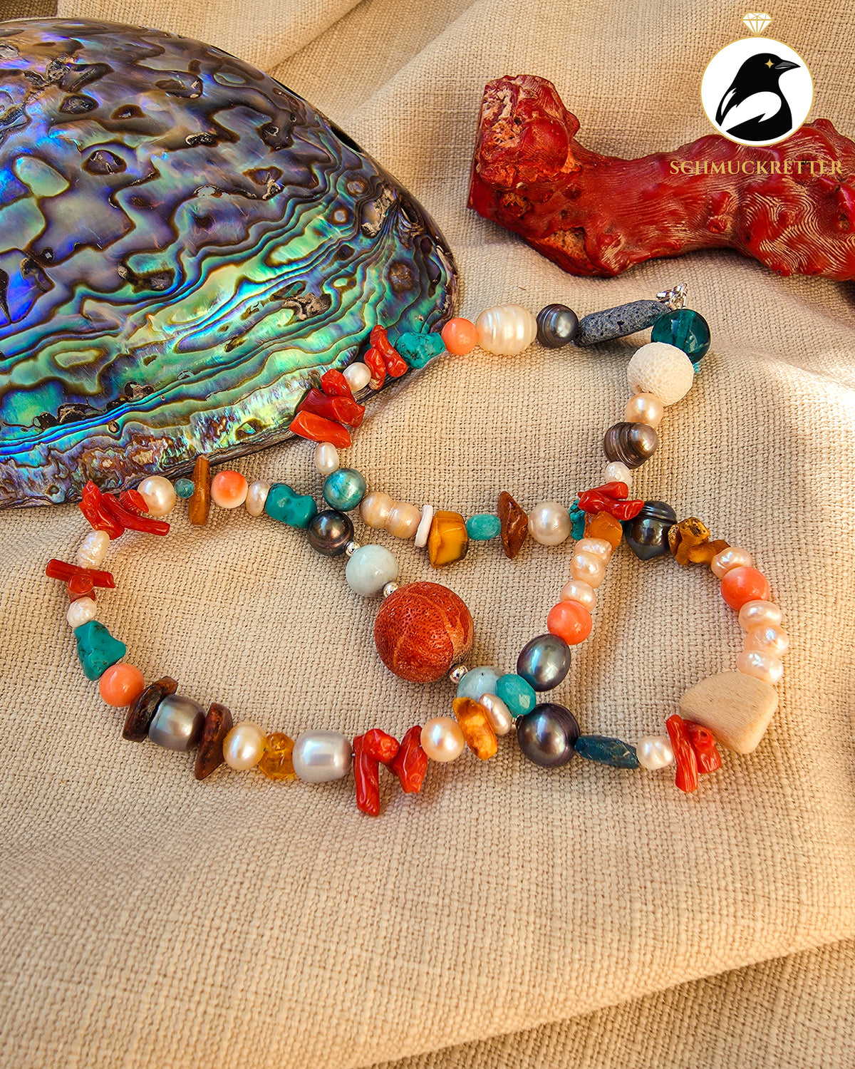 Farben der Karibik – Unikatkette mit Larimar, Koralle, Perlen & Türkis