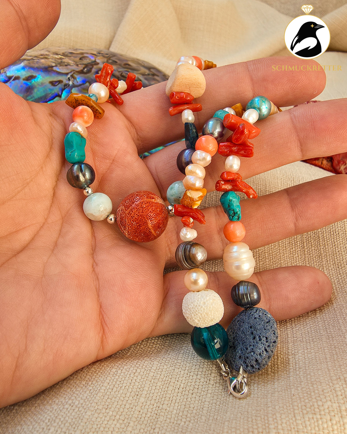 Farben der Karibik – Unikatkette mit Larimar, Koralle, Perlen & Türkis