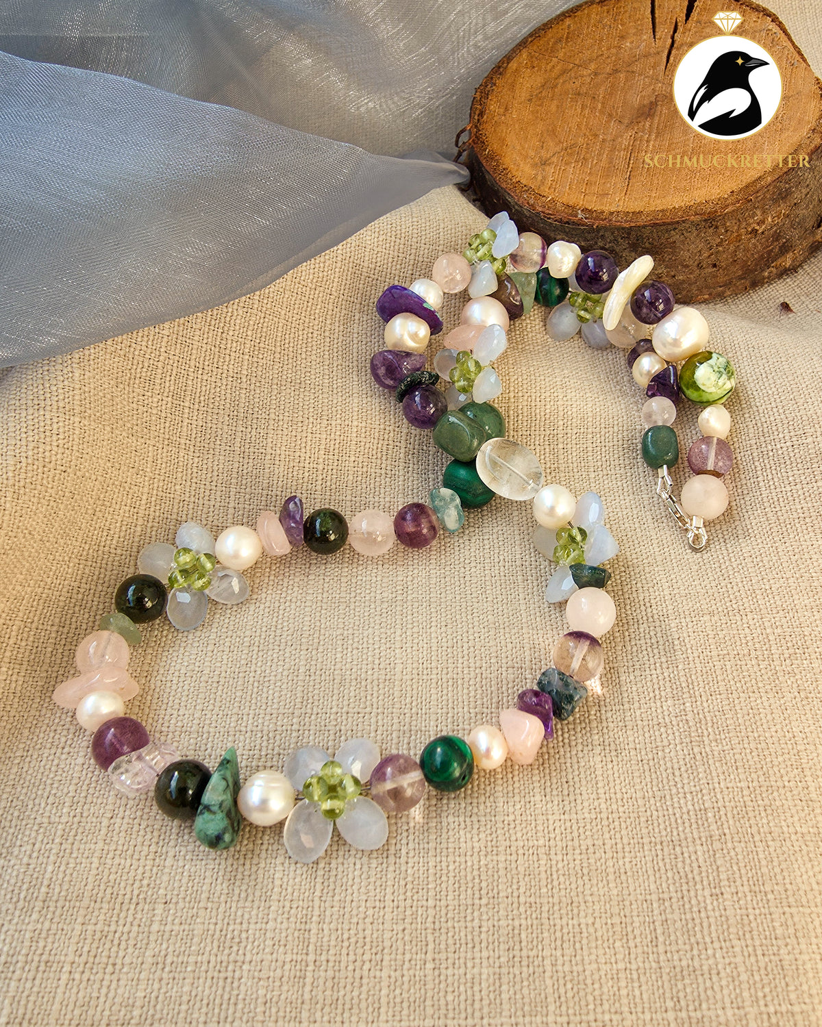 Elfenwiese – Unikatkette mit Amethyst, Chalcedon, Peridot & Perlen