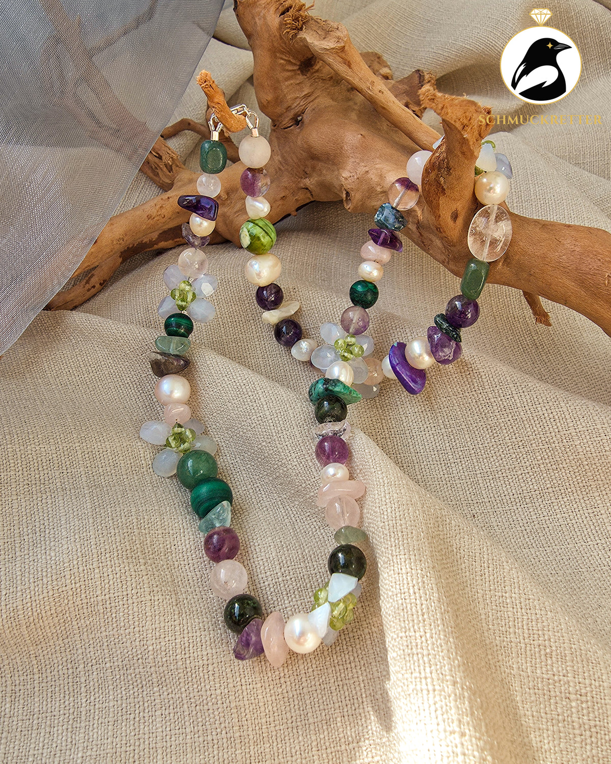 Elfenwiese – Unikatkette mit Amethyst, Chalcedon, Peridot & Perlen