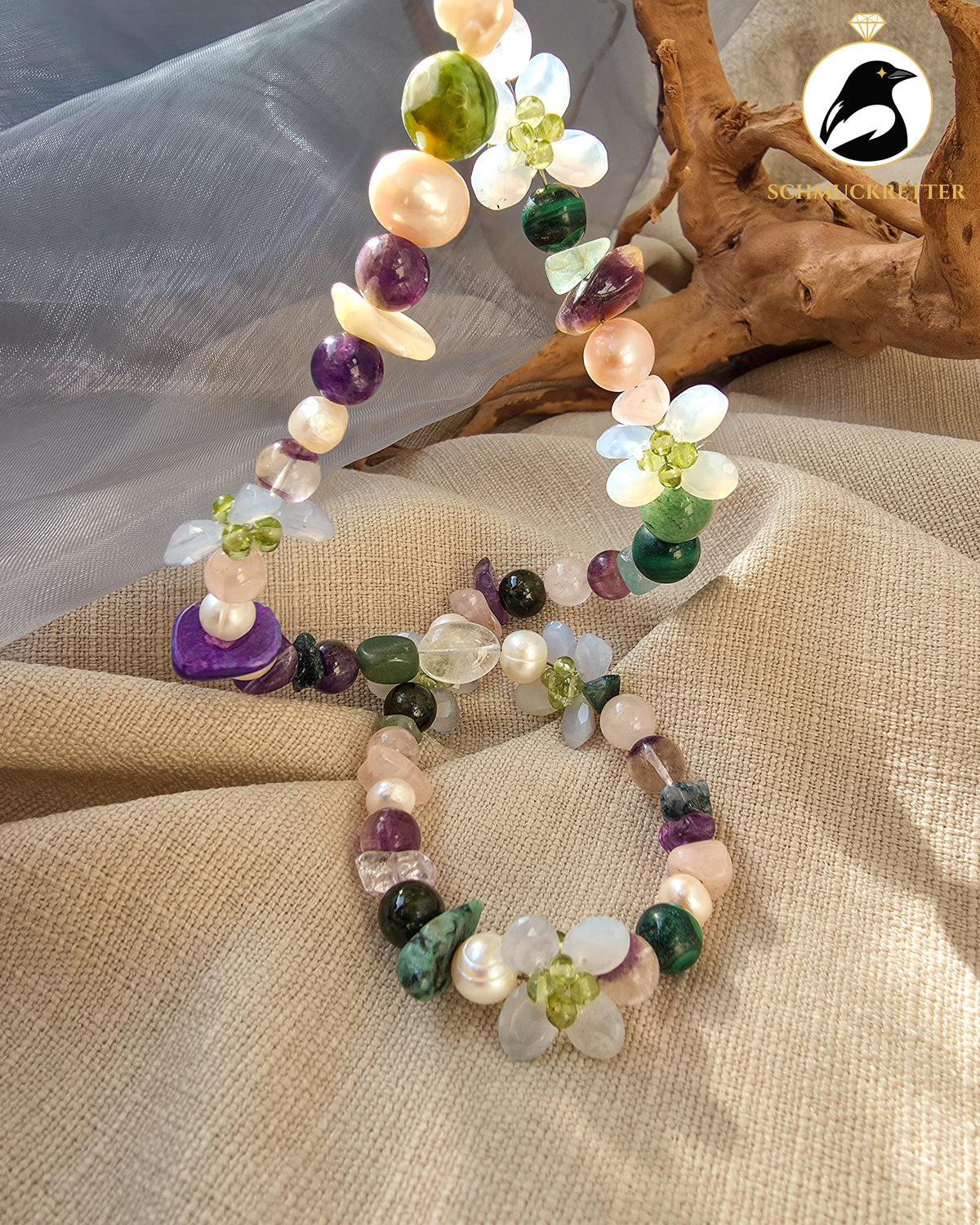Elfenwiese – Unikatkette mit Amethyst, Chalcedon, Peridot & Perlen