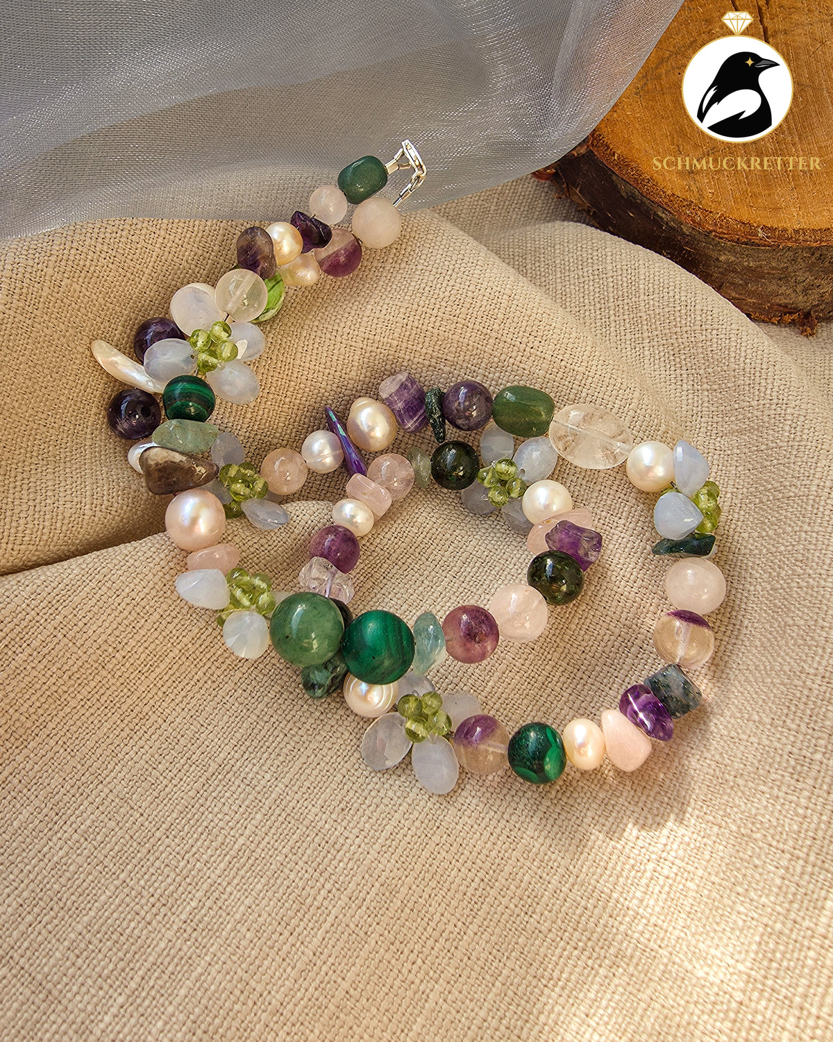 Elfenwiese – Unikatkette mit Amethyst, Chalcedon, Peridot & Perlen