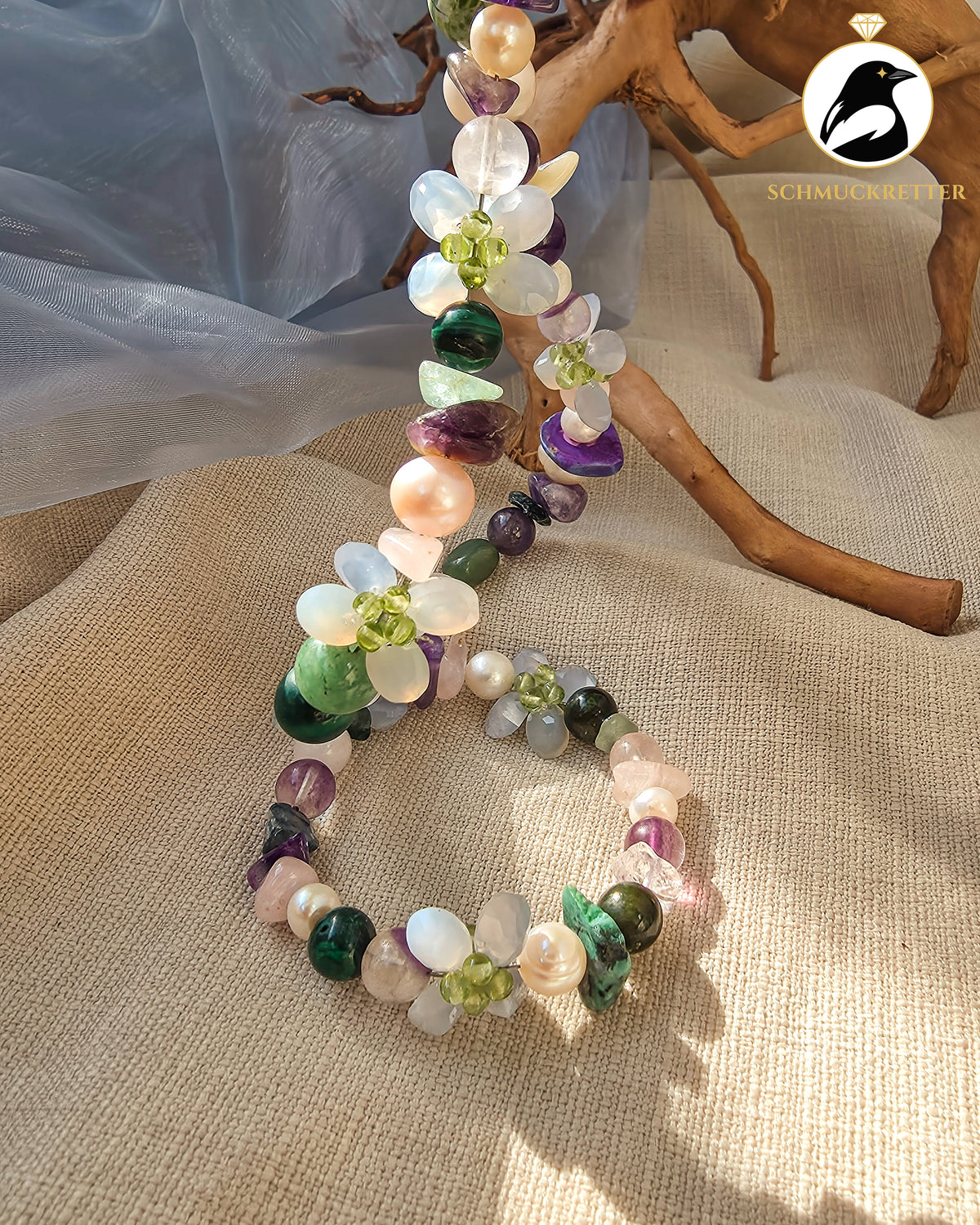 Elfenwiese – Unikatkette mit Amethyst, Chalcedon, Peridot & Perlen