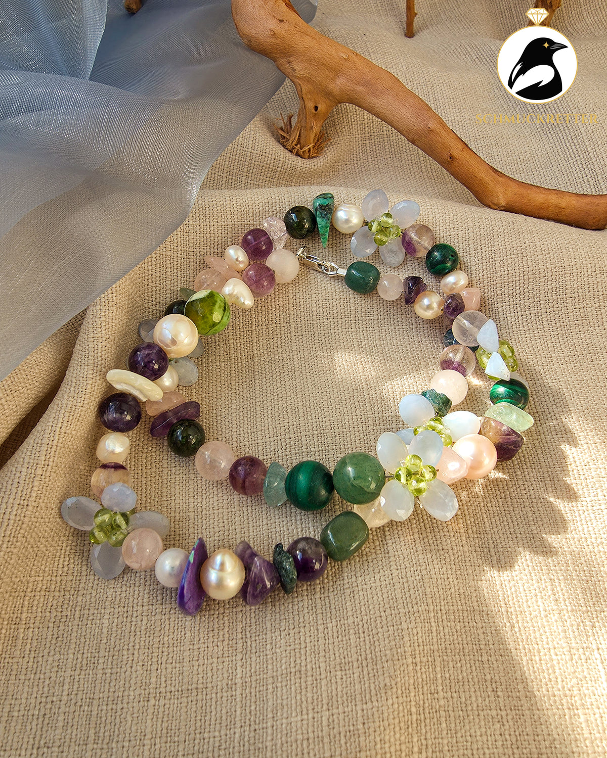 Elfenwiese – Unikatkette mit Amethyst, Chalcedon, Peridot & Perlen