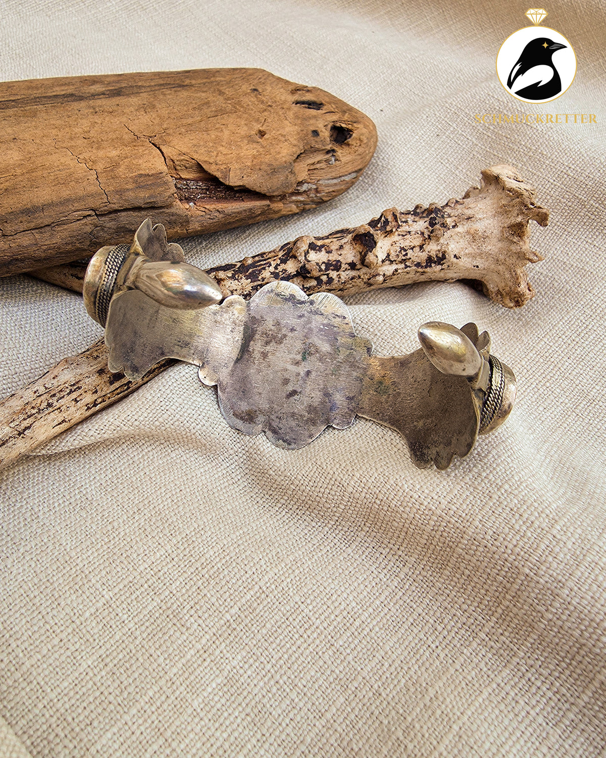 Vintage Armreif aus Afghanistan mit 3 echten Karneolen – Tribalschmuck
