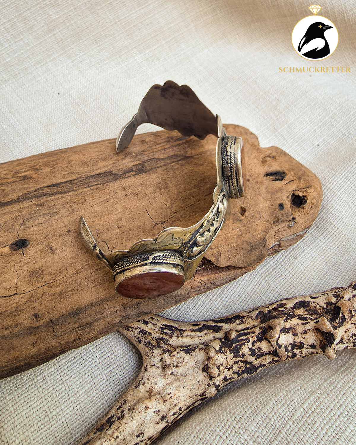 Vintage Armreif aus Afghanistan mit 3 echten Karneolen – Tribalschmuck