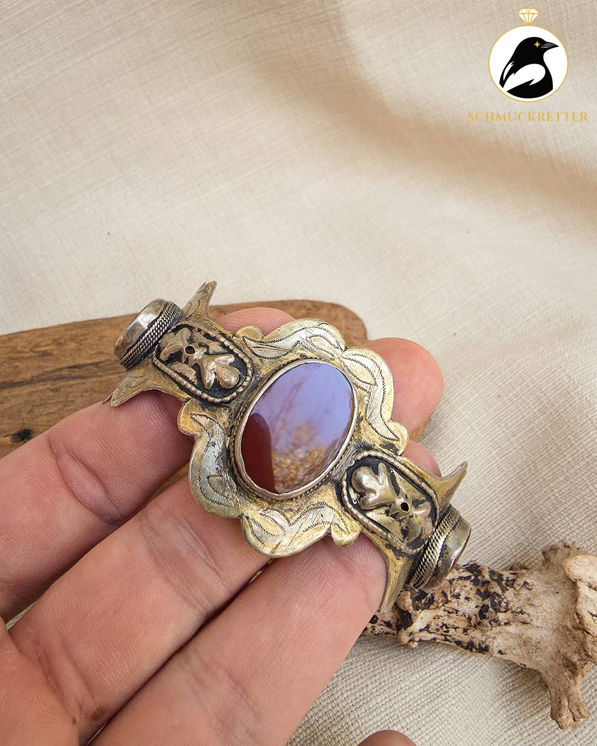 Vintage Armreif aus Afghanistan mit 3 echten Karneolen – Tribalschmuck