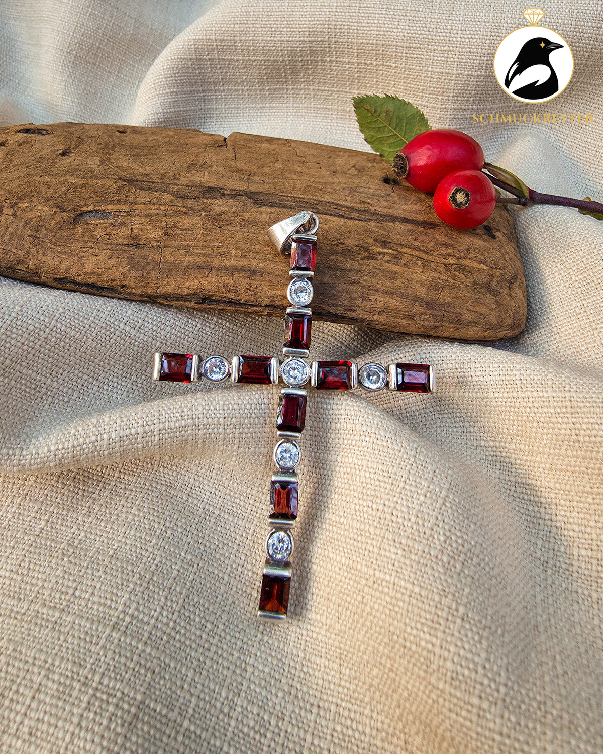 Großer 925 Silber Kreuzanhänger mit Granat und Zirkonia