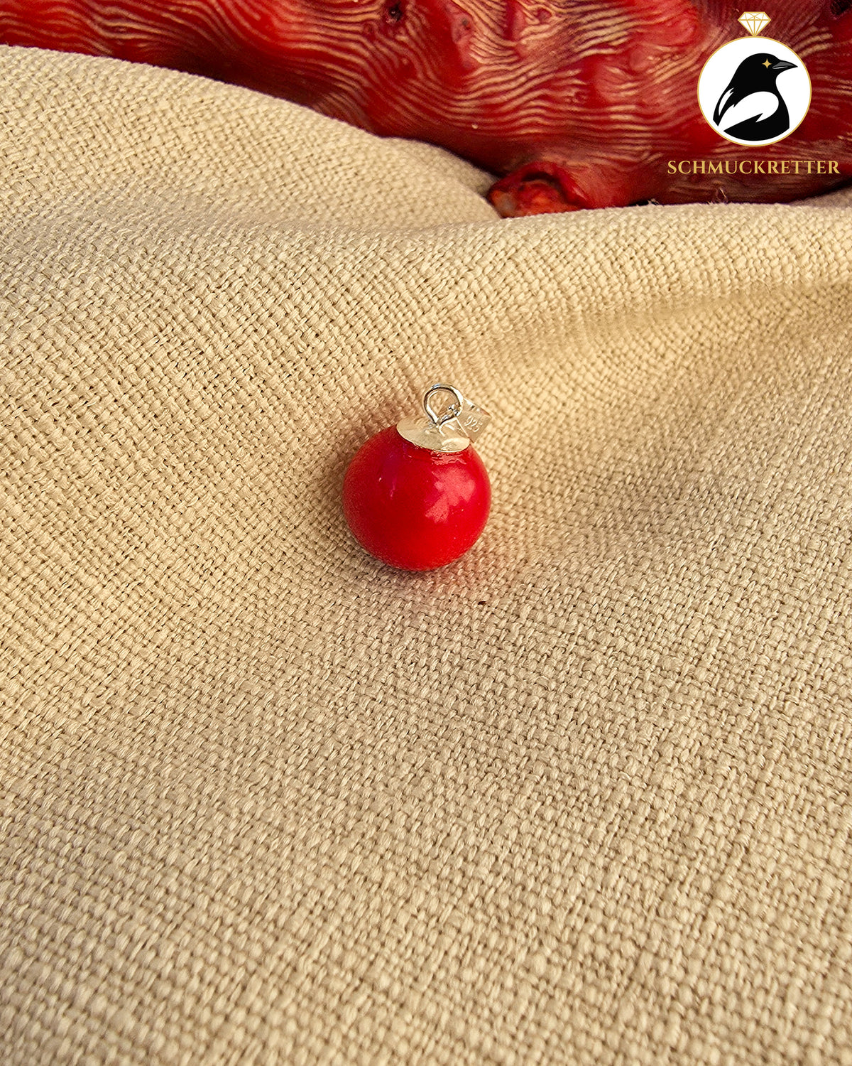 Anhänger aus 925 Silber mit roter Bambuskoralle
