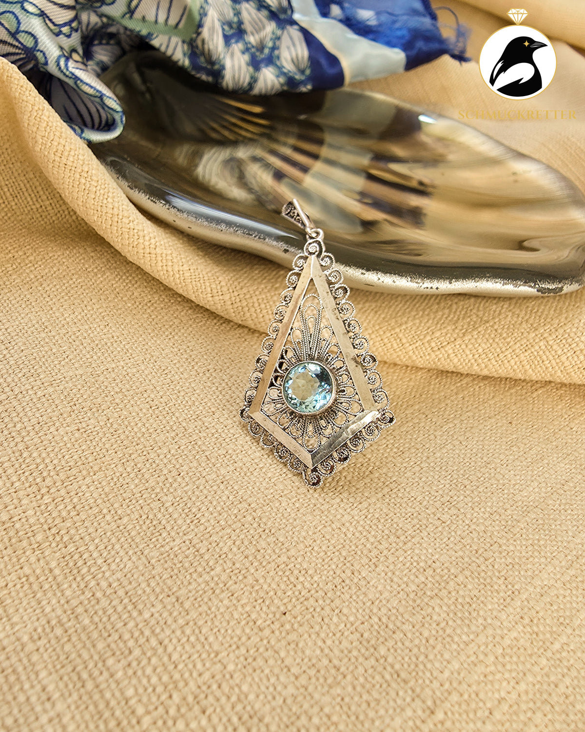 Vintage Anhänger aus 835er Silber mit eisblauem Stein – Filigranarbeit im Art-Déco-Stil