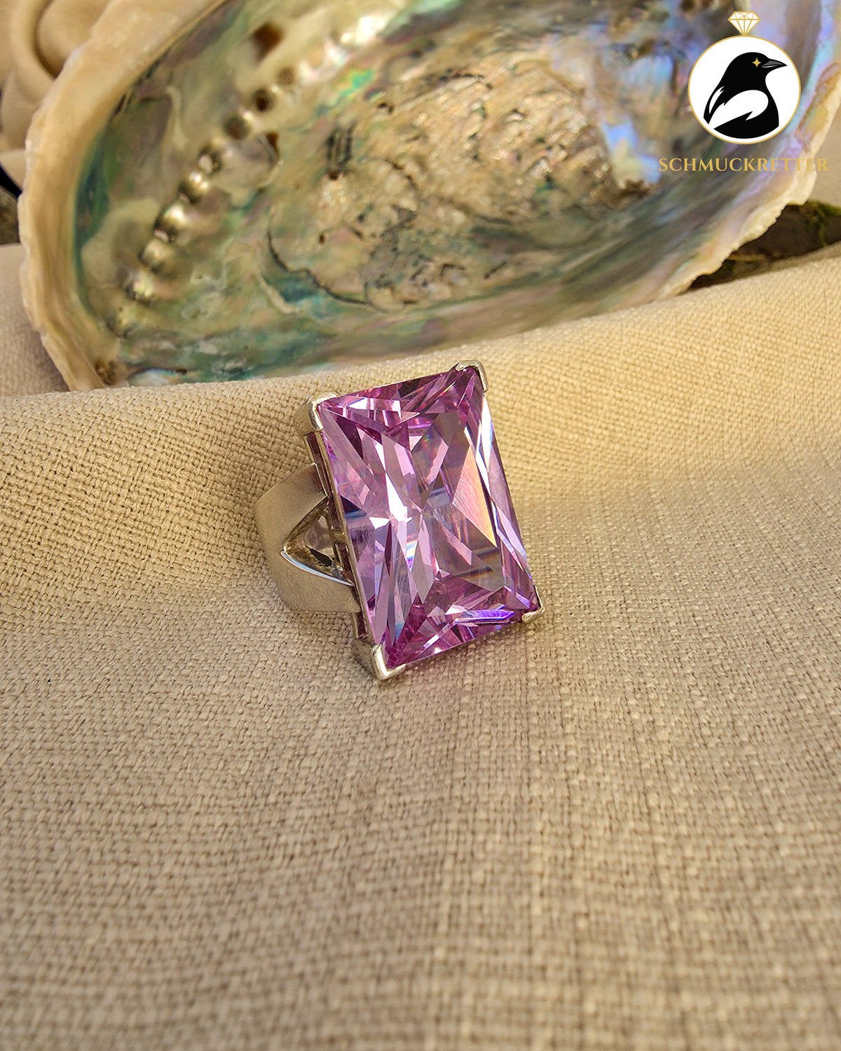 Massiver Ring mit lila Zirkonia – 925 Silber, Gr. 56