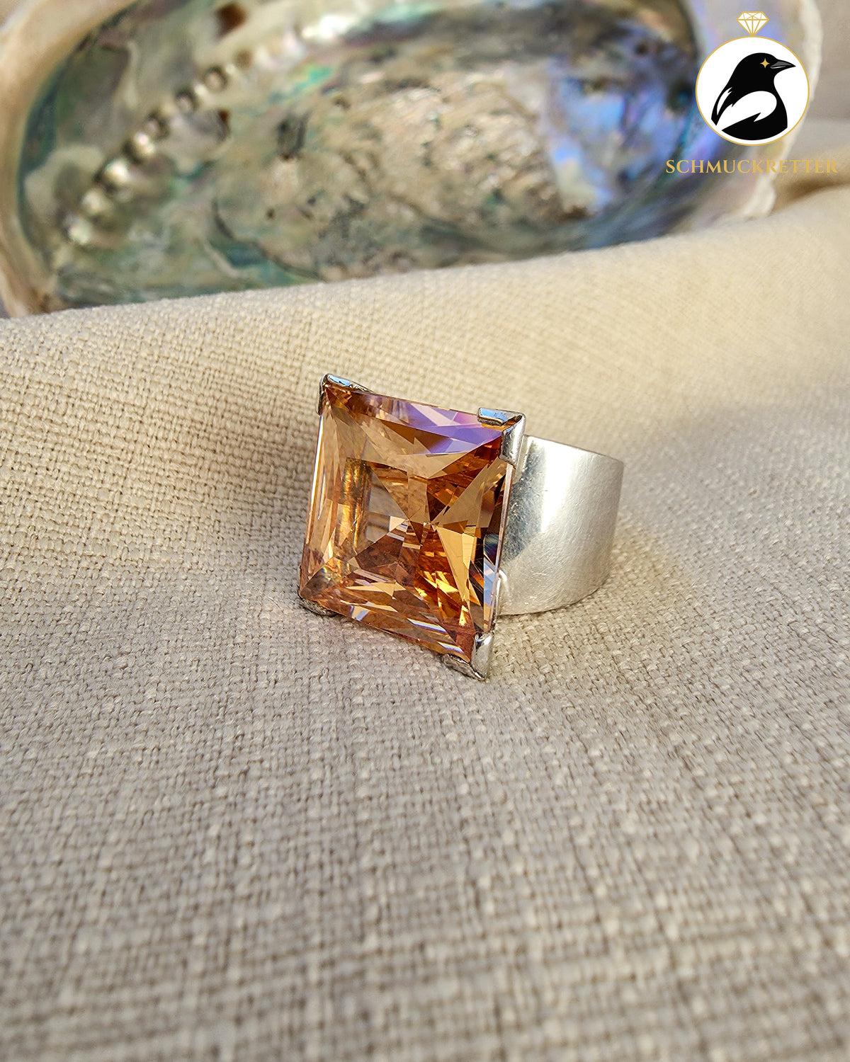 Massiver Ring mit champagnerfarbenem Zirkonia – 925 Silber, Gr. 52