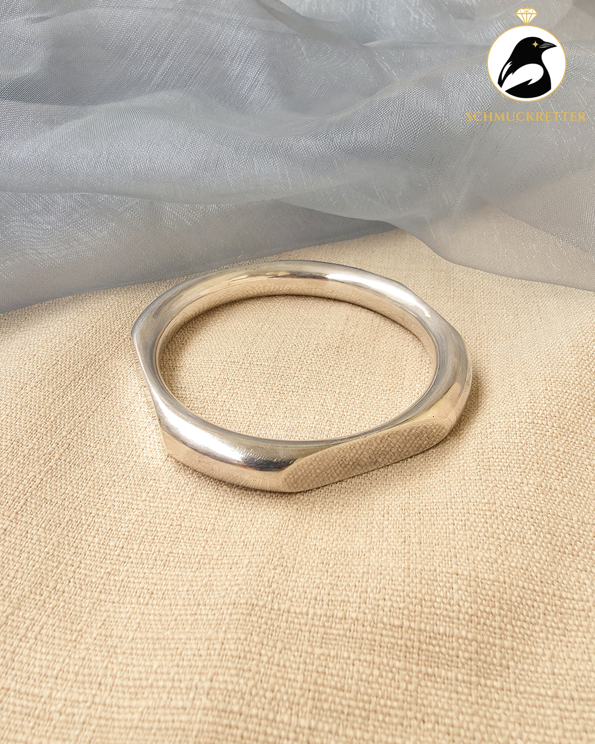 Vintage-Armreif mit geometrischer Form – versilbert