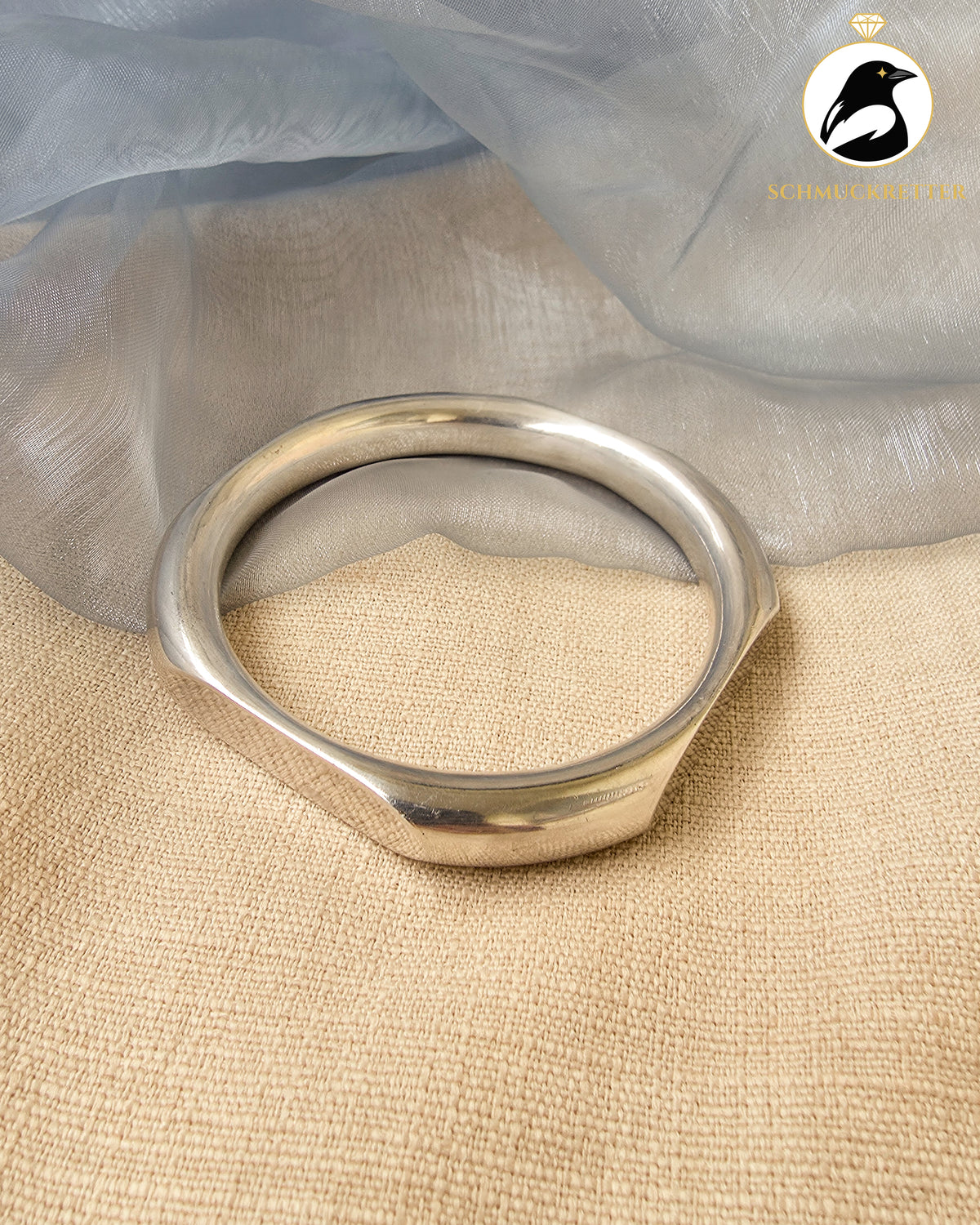 Vintage-Armreif mit geometrischer Form – versilbert