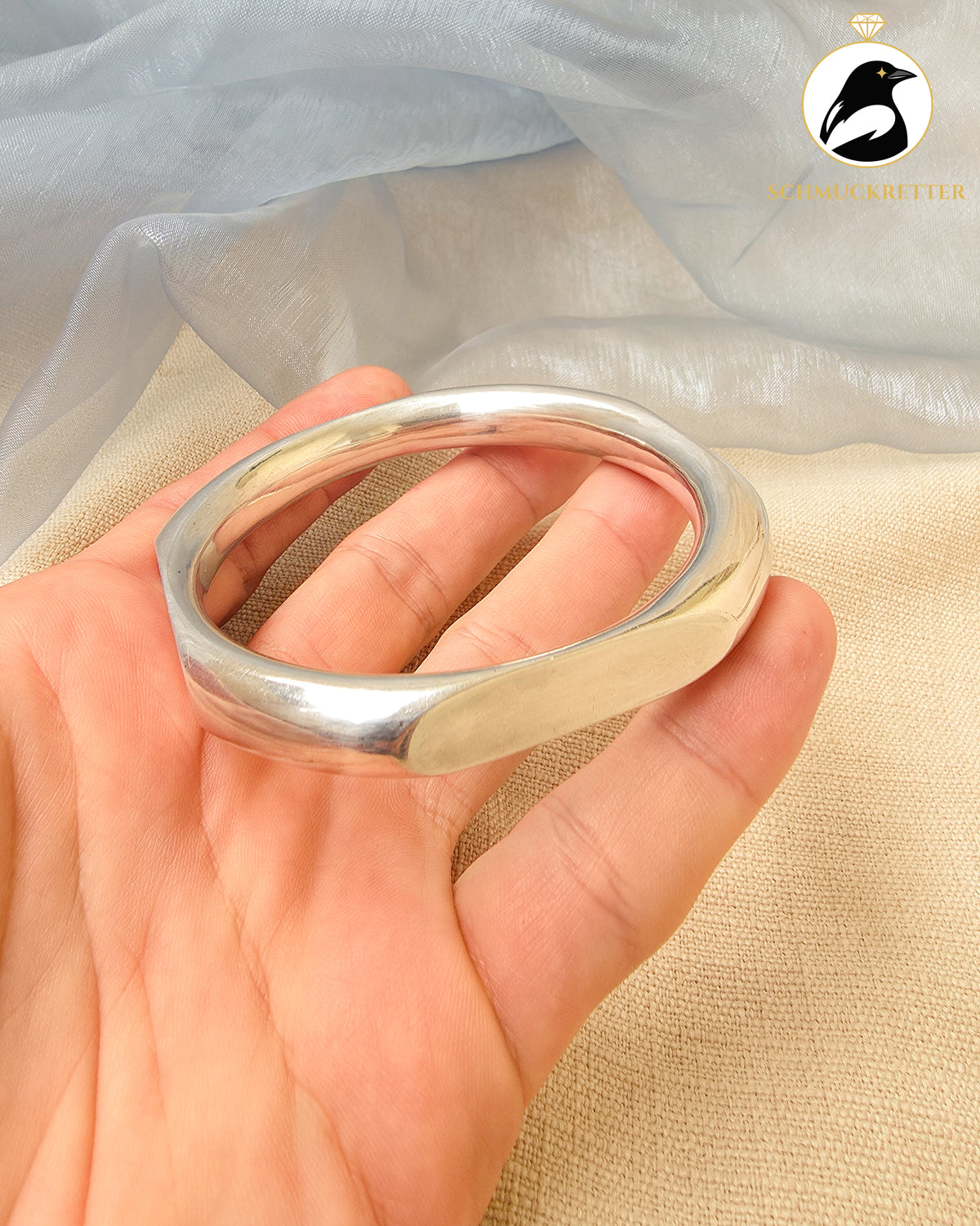 Vintage-Armreif mit geometrischer Form – versilbert