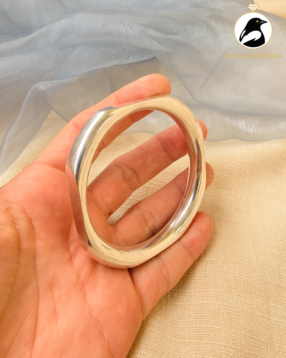 Vintage-Armreif mit geometrischer Form – versilbert