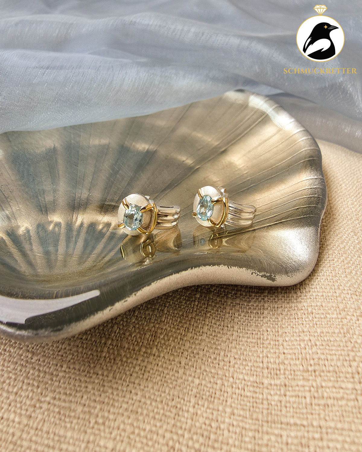Bicolor-Ohrstecker mit Blautopas – 925 Silber