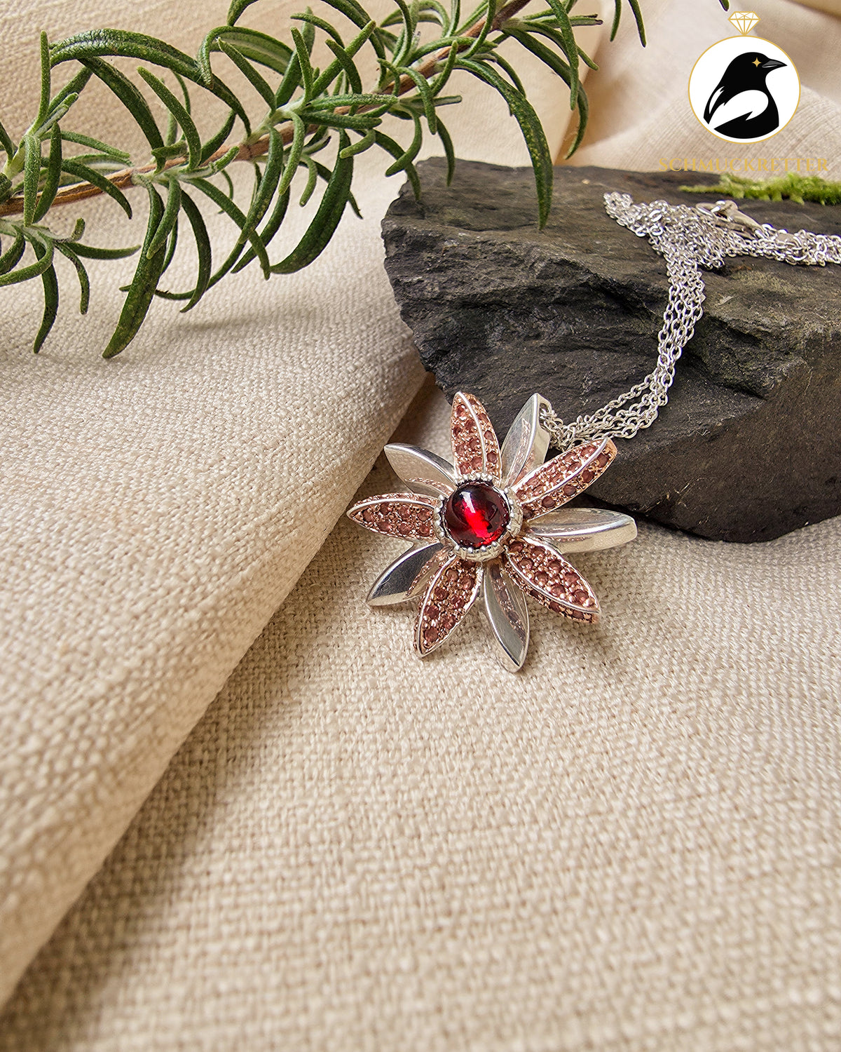 Blütencollier mit Granat & zimtbraunem Hessonit – 925 Silber