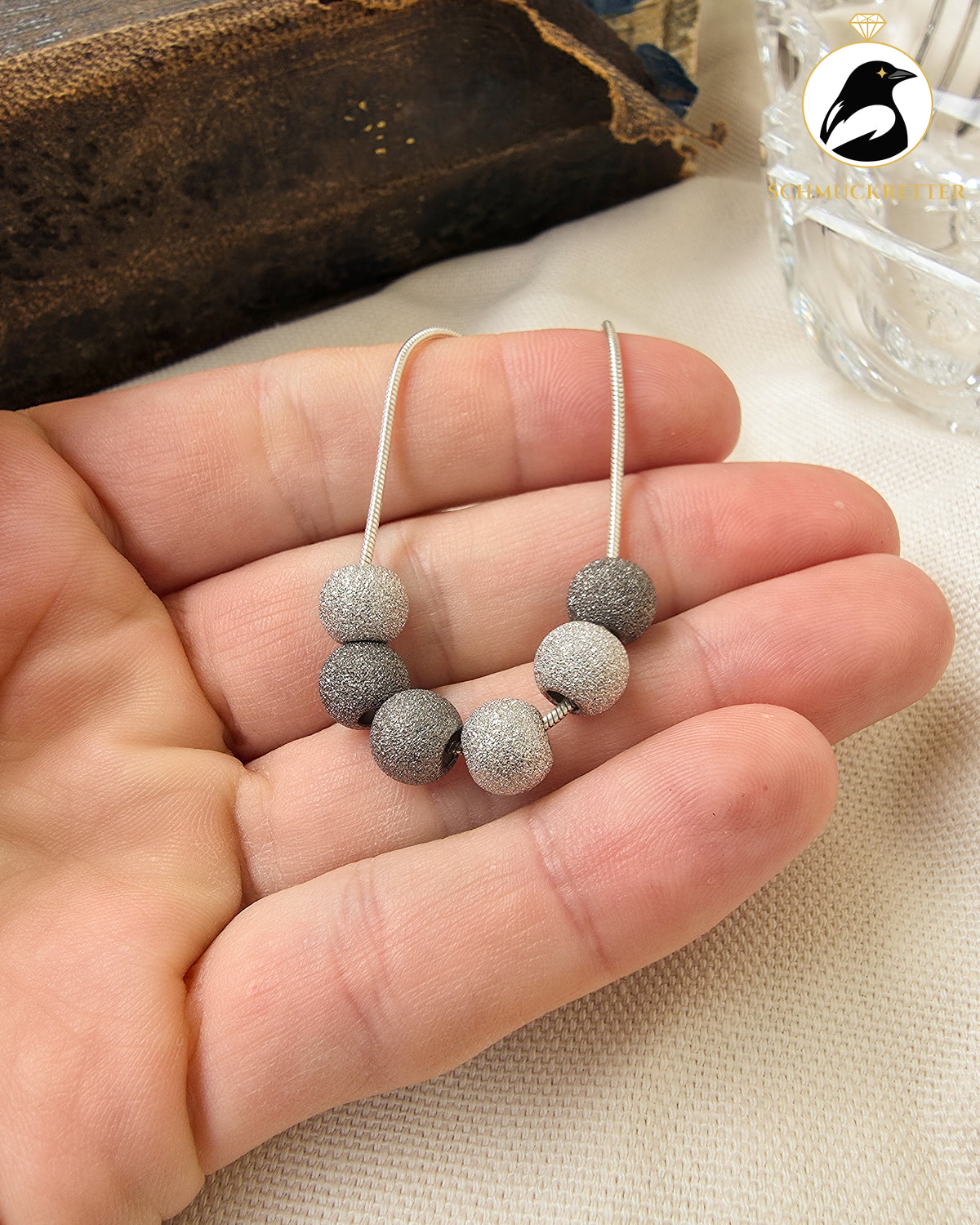 925 Silberkette mit sechs mattierten Kugeln – teils geschwärzt, bicolor